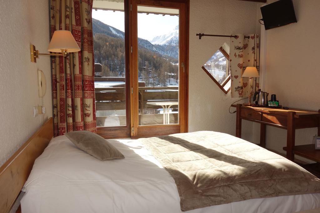 Hotel L'Escale Blanche Les Orres Ruang foto