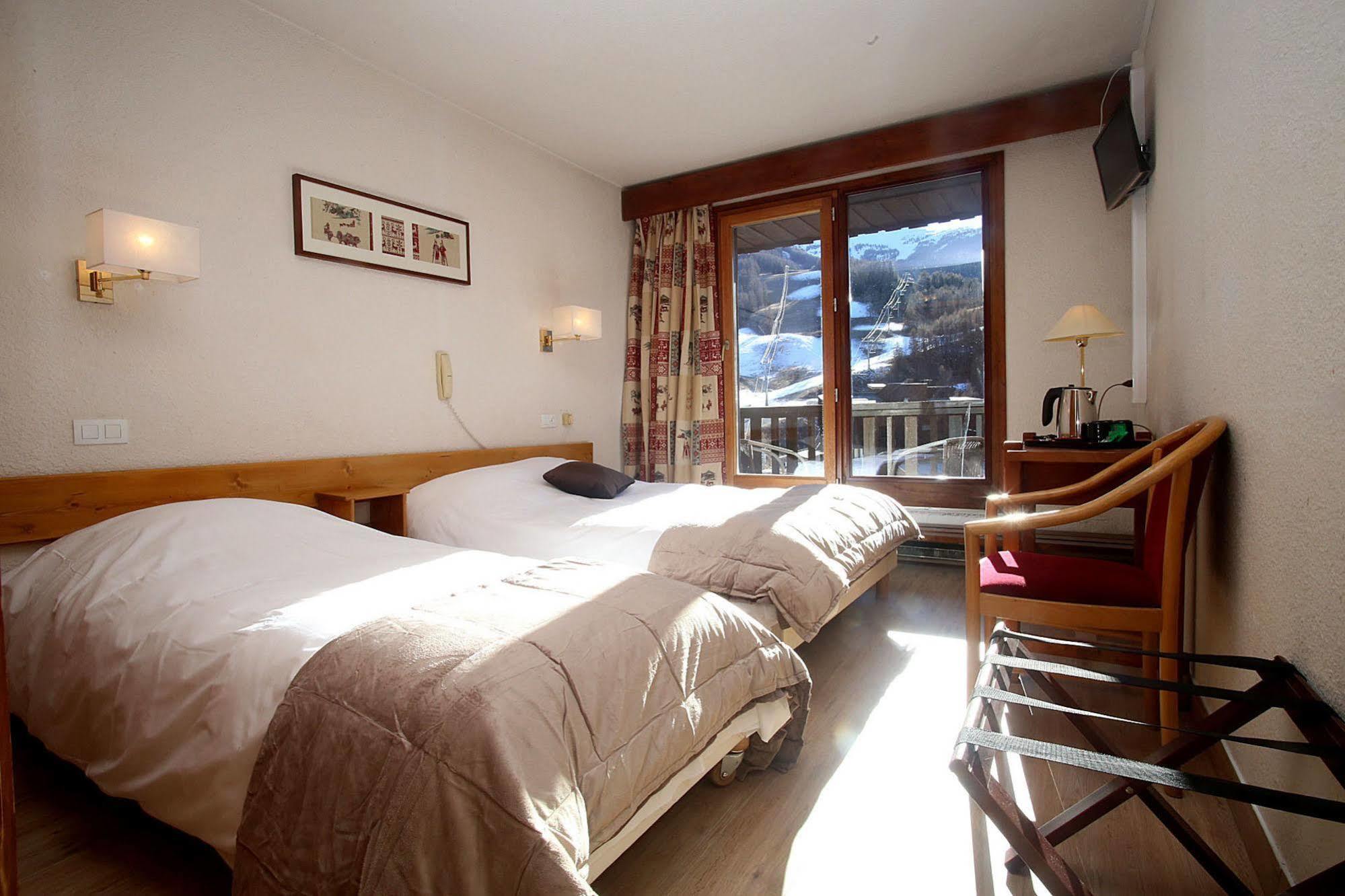 Hotel L'Escale Blanche Les Orres Bagian luar foto
